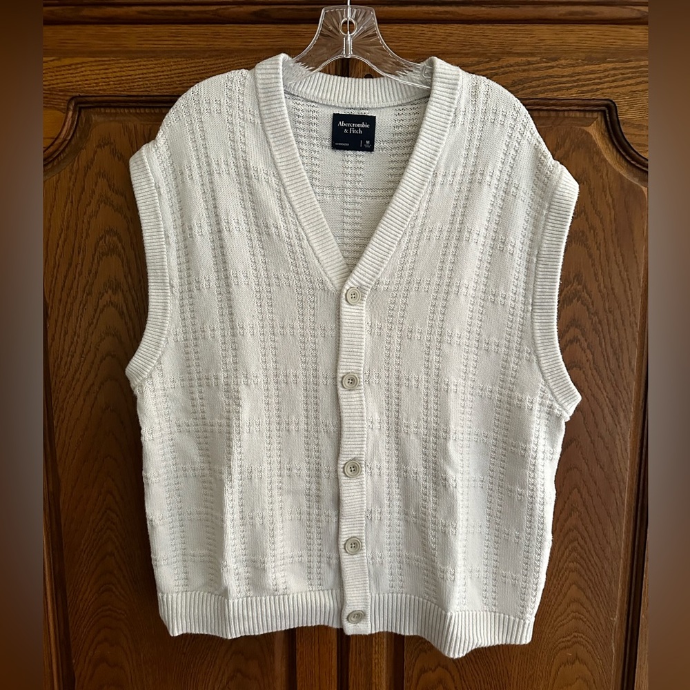 Men’s sweater vest medium